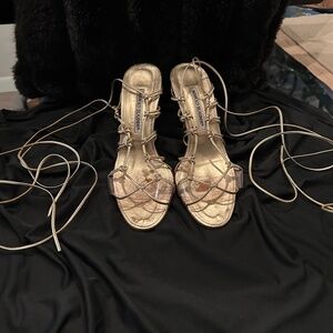 Manolo Blahnik 7-7.5B Gold Metallic